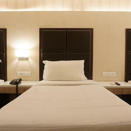 Palette Four Seasons Recreation Resort Jālgaon Exterior foto