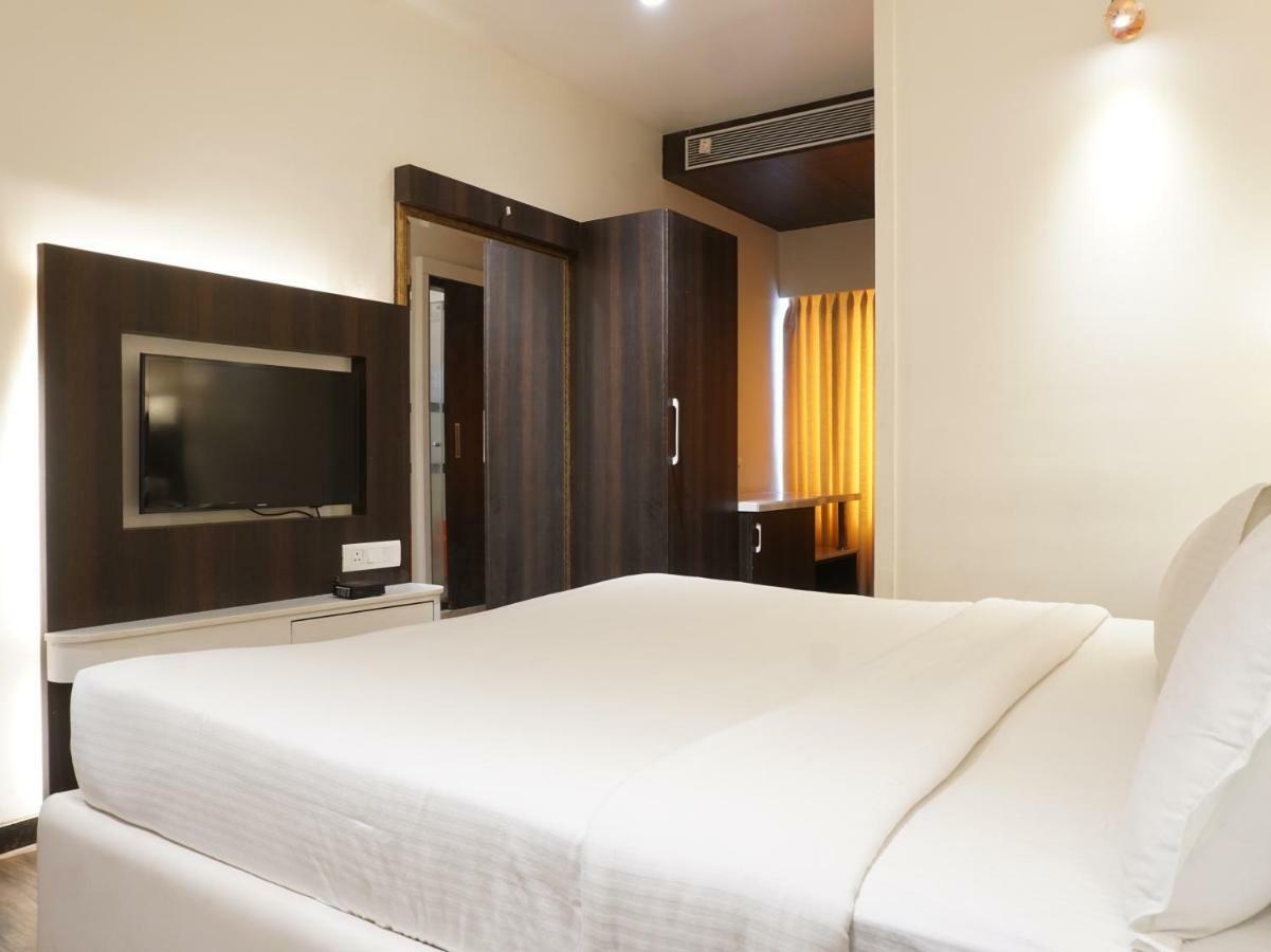 Palette Four Seasons Recreation Resort Jālgaon Exterior foto