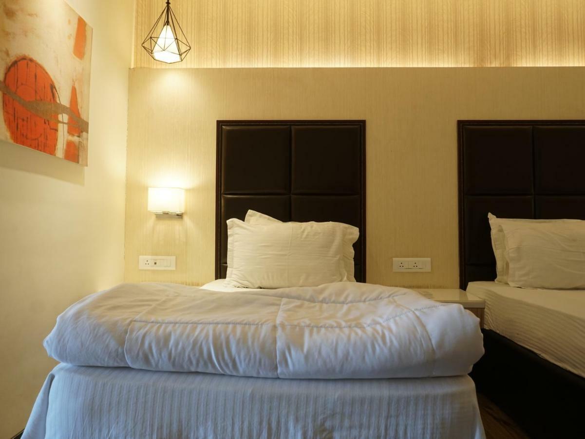 Palette Four Seasons Recreation Resort Jālgaon Exterior foto