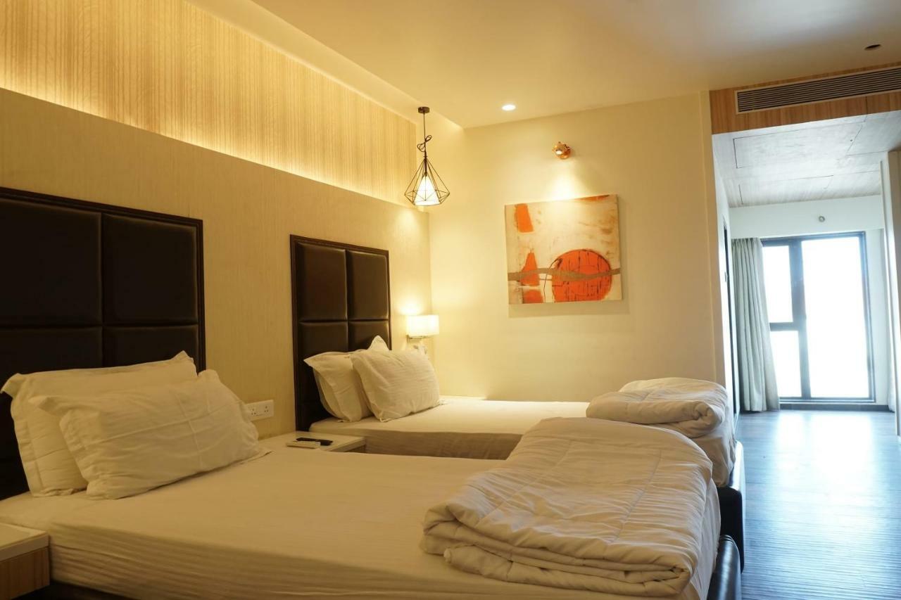 Palette Four Seasons Recreation Resort Jālgaon Exterior foto
