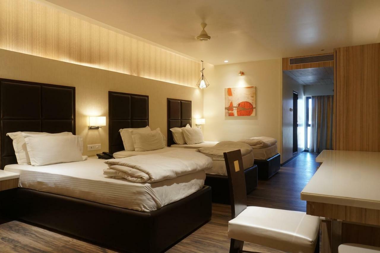 Palette Four Seasons Recreation Resort Jālgaon Exterior foto