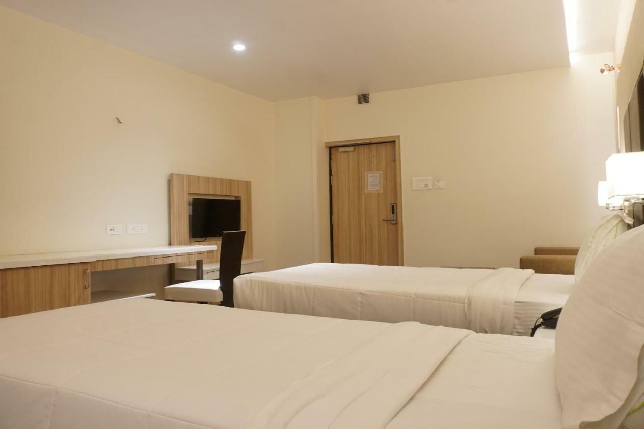 Palette Four Seasons Recreation Resort Jālgaon Exterior foto